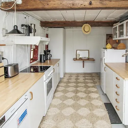 2 Bedroom Awesome In Samsø