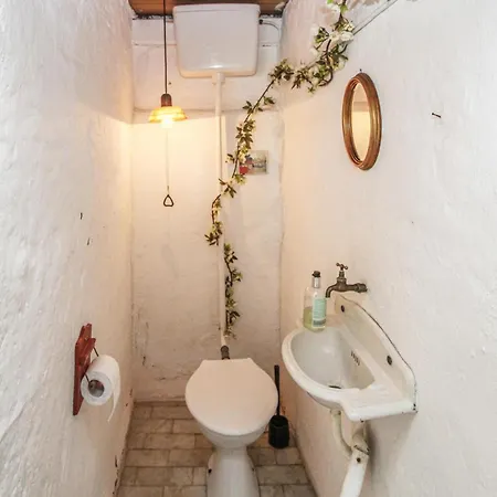 2 Bedroom Awesome In Samsø