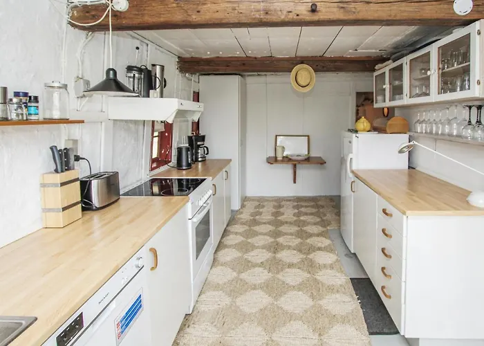 2 Bedroom Awesome In Samso Nordby (Midtjylland)